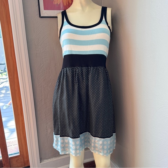 Silk dress - Picture 1 of 7